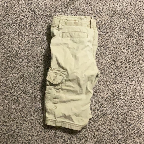 Tan/khaki cargo shorts - Picture 2 of 4